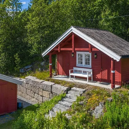 Solrik Og Sentrumsnaer Retrohytte- Hegnavegen 79 Vakantiehuis