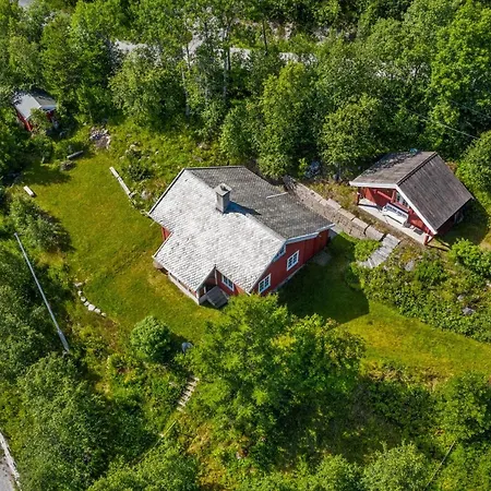 Nyaraló Solrik Og Sentrumsnaer Retrohytte- Hegnavegen 79 *